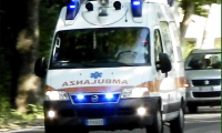 fretta strada giorno ambulanza