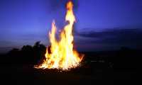 fuoco catsata legna