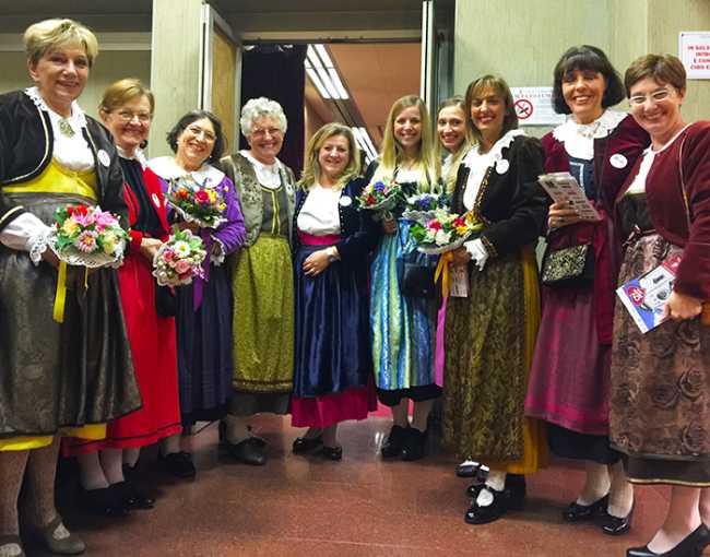 gruppo folk domo