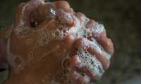 hands 2238235 640