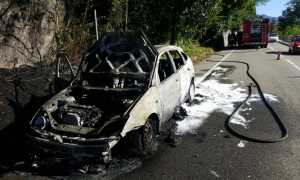 incendio auto ghiffa ago 1607