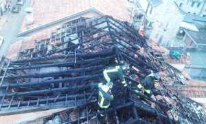 incendio binda tetto vista alto