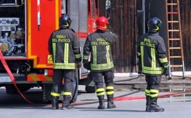 incendio vigili del fuoco