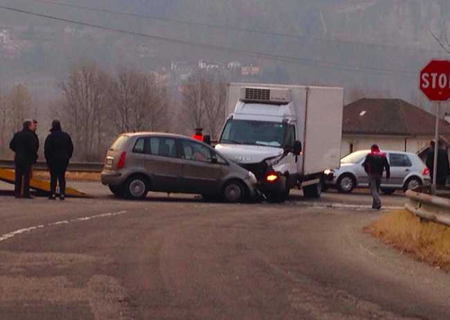 incidente via piave frontale