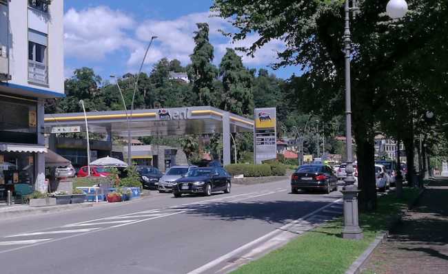 intra benzinaio