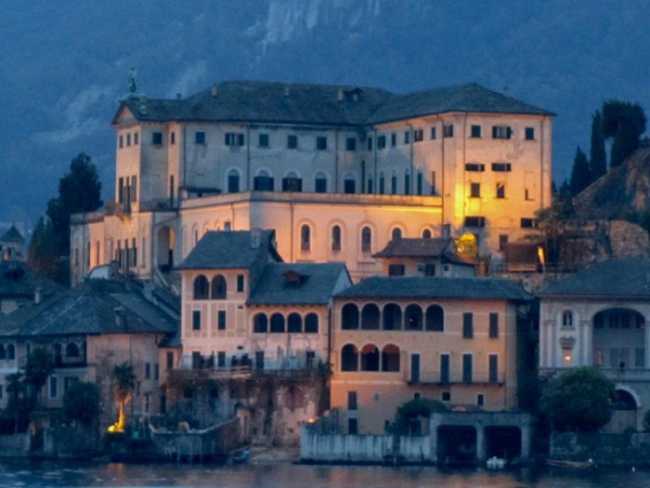 isolasangiulioNotturna