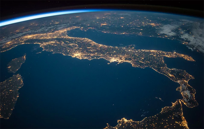 italia spazio notte luci