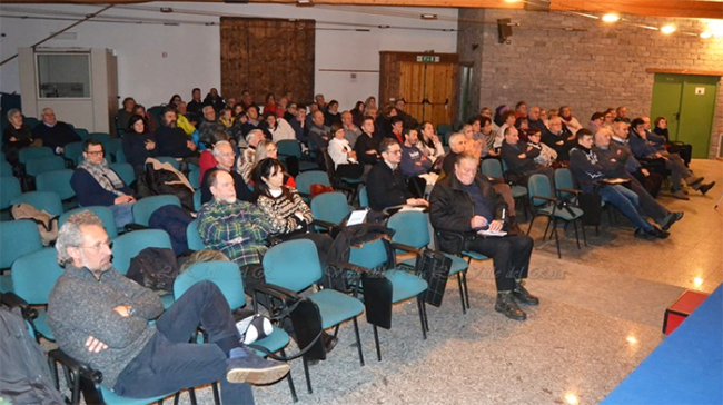 kongresshaus macugnaga pubblico inverno