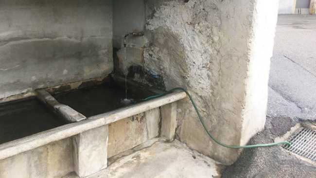 lavatoio canna acqua