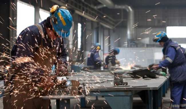lavoro fabbrica