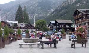 macugnaga area pedonale davanti municipio