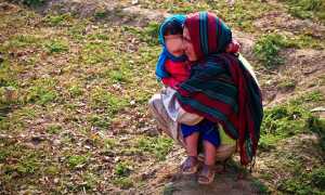 madre bambino profughi migranti