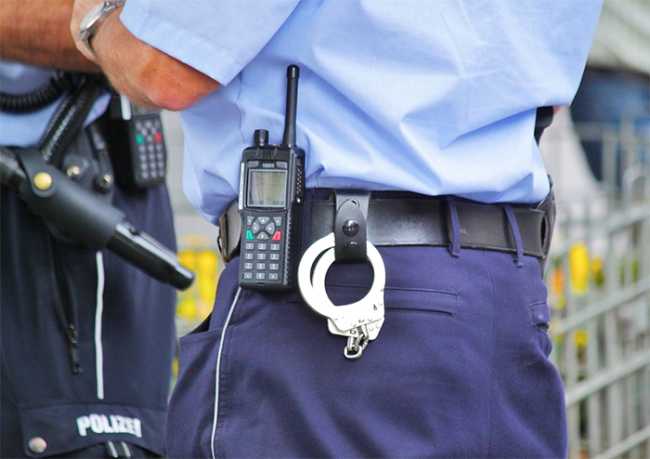 manette polizia svizzera