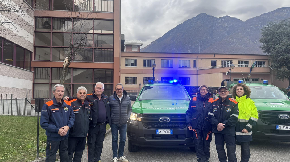 Unione Montana Valli Ossola: consegnati due nuovi pick-up ai volontari Aib