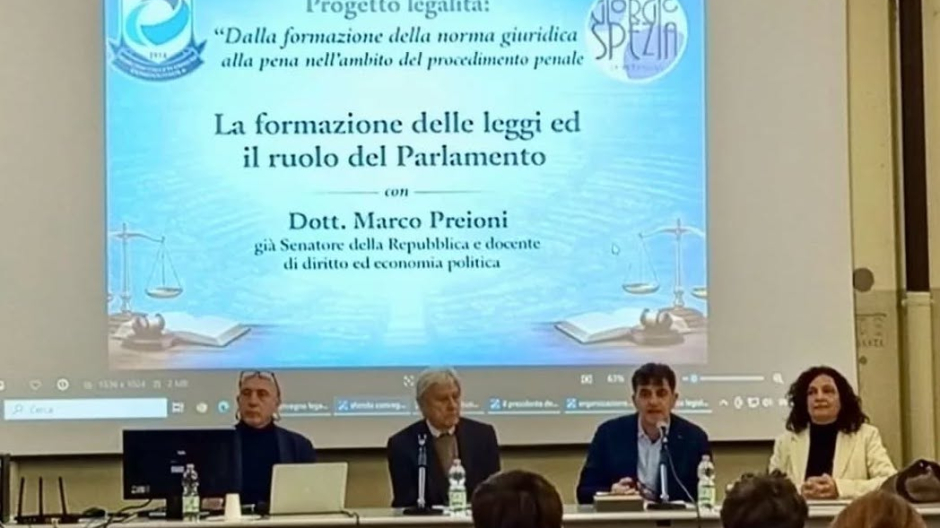 Studenti dello Spezia a scuola di legalità con l'ex senatore Marco Preioni 