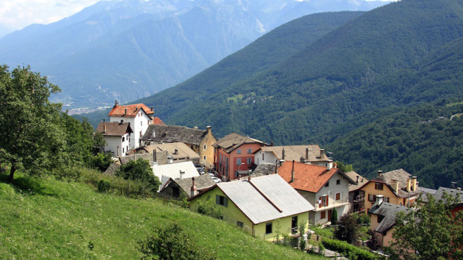 Val Bognanco: inaugurano il murale di Guido Daniele e una mostra diffusa