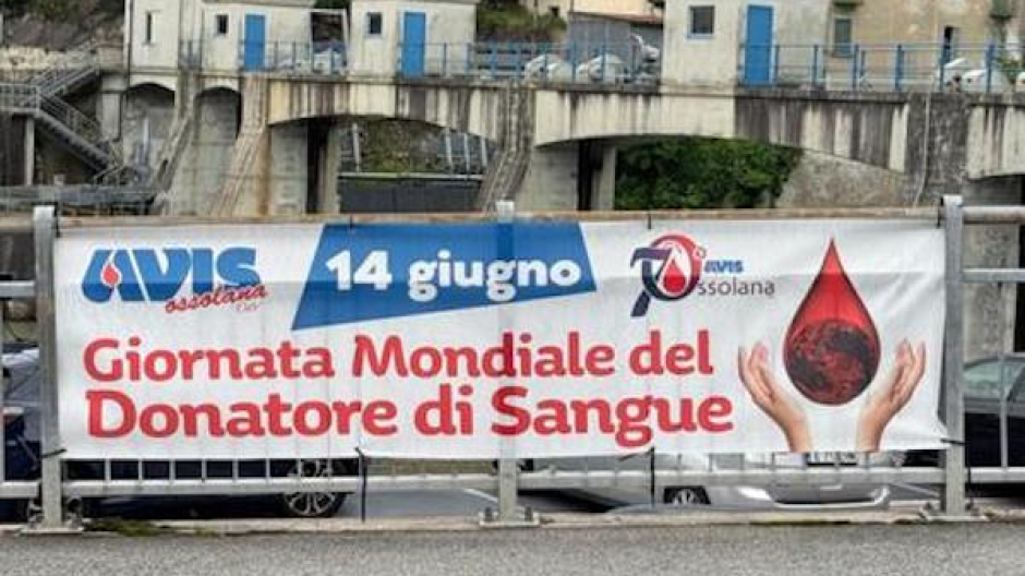 Giornata mondiale del donatore di sangue: la cappella della Pace illuminata di rosso
