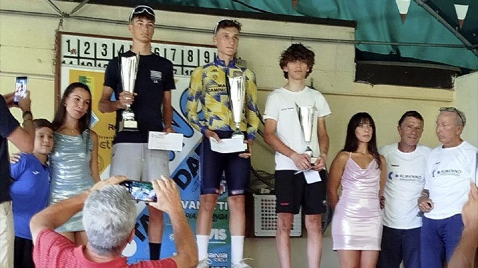 Edoardo Letta del Pedale Ossolano sul podio del Trofeo dello Scalatore