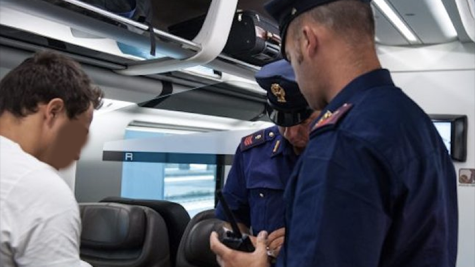 Latitante ricercato individuato dalla polizia in stazione a Domodossola. Arrestato