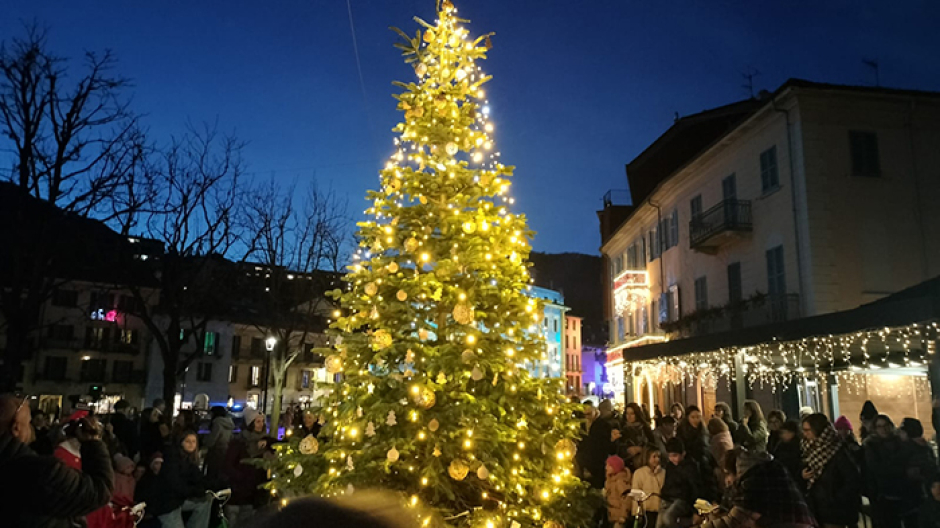 A Omegna l'accensione dell’albero di Natale a basso impatto ambientale