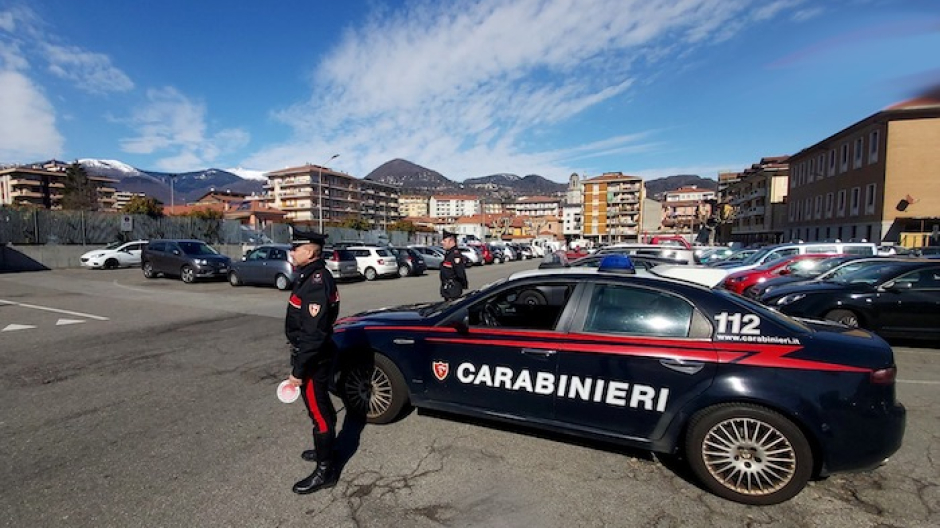 Tenta di estorcere 5mila euro a tabaccaio, arrestato dai carabinieri