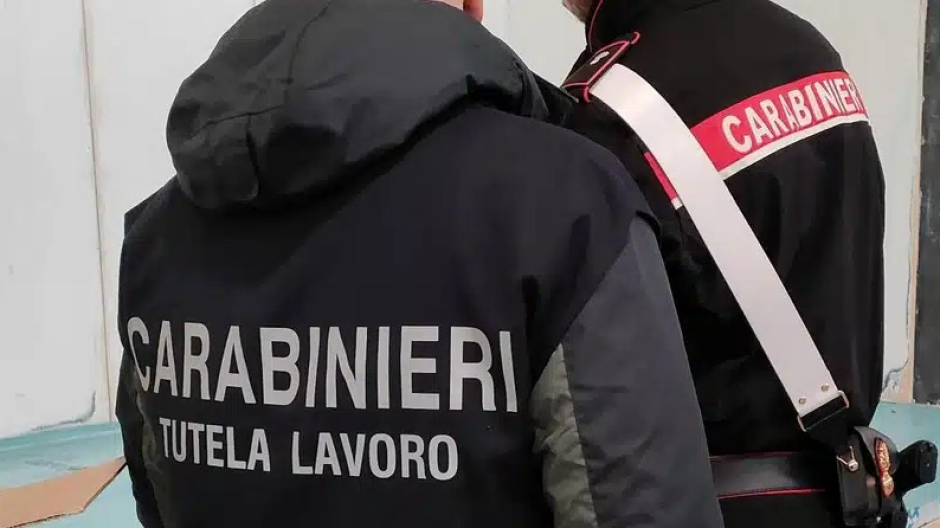 Locali turistici: scoperti dai carabinieri 5 lavoratori in nero, 3 attività sospese