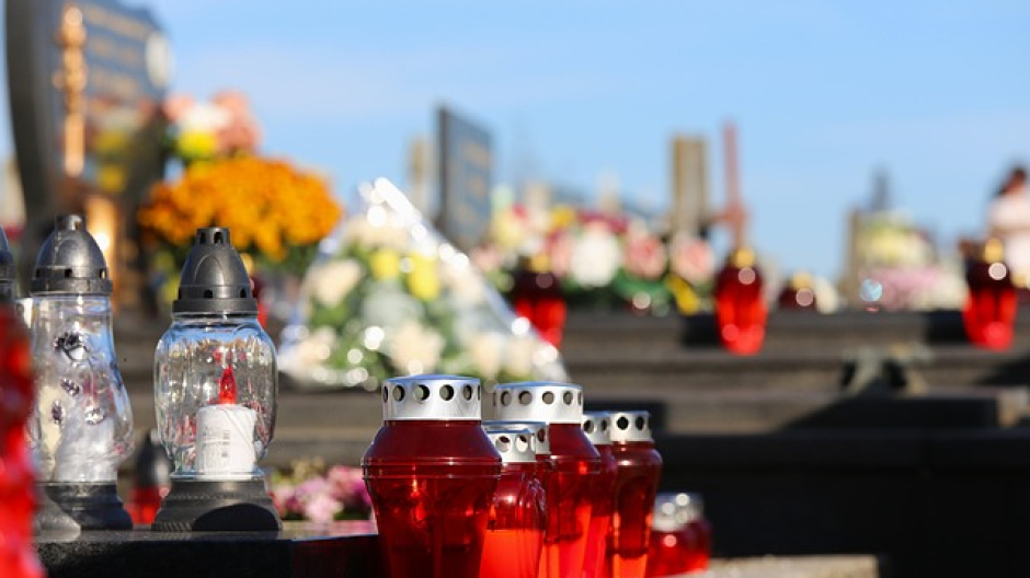 Messe per Ognissanti e Commemorazione dei defunti: gli orari