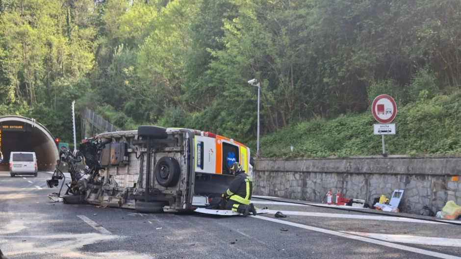 A26, postazione antincendio sulla corsia d’emergenza: “Lavoratori a rischio”