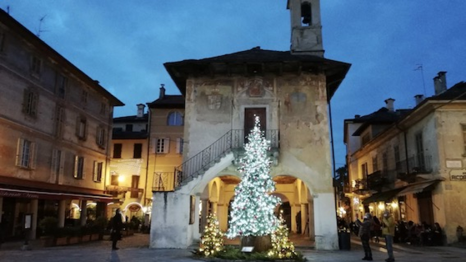 Orta, appuntamento augurale in piazza Motta con gli Alpini