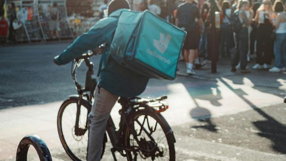 Rider Deliveroo, la protesta di Verbania potrebbe arrivare in Parlamento