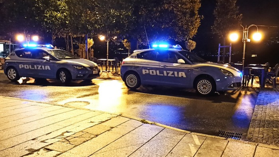 Baby vandali di Natale scoperti da un residente e fermati dalla polizia