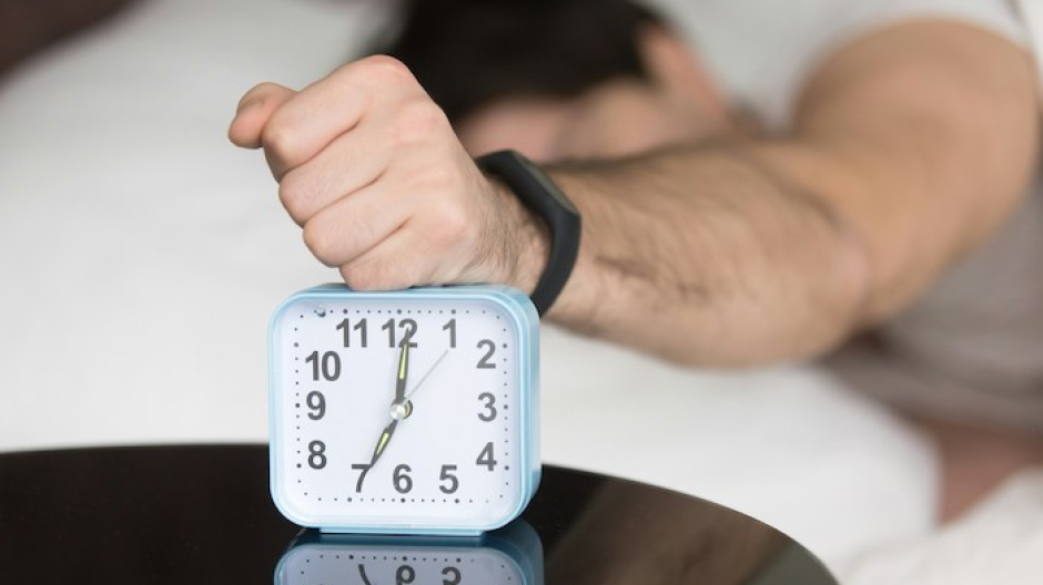 Ora solare, un'ora in più di sonno. Da marzo risparmiati 90 milioni di euro 