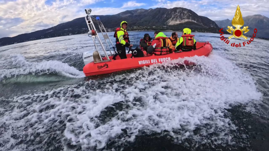 Vigili del Fuoco da tutto il Piemonte patentati sul lago Maggiore  