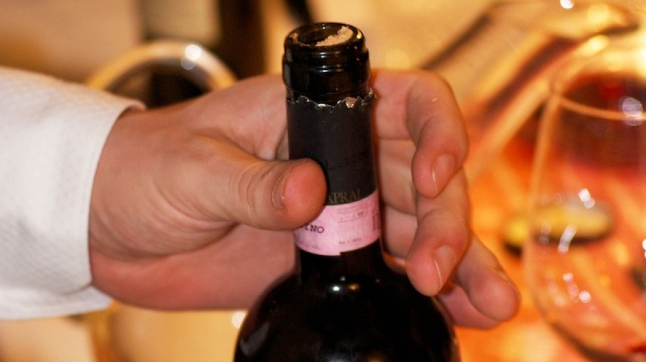 Una degustazione-confronto tra vini italiani e svizzeri