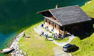 montagna lago chalet
