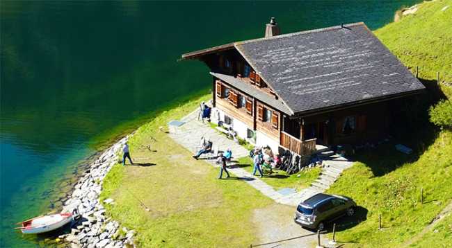 montagna lago chalet