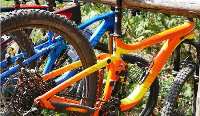 mountain bike posteggiate