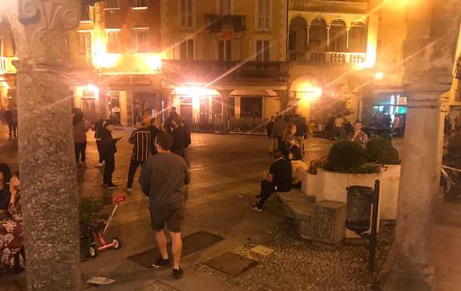 movida covid piazza mercato