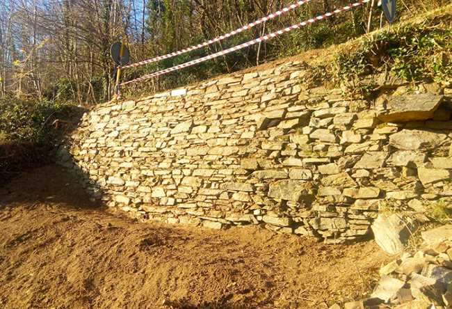 muro rifatto strada Colletta Sogno