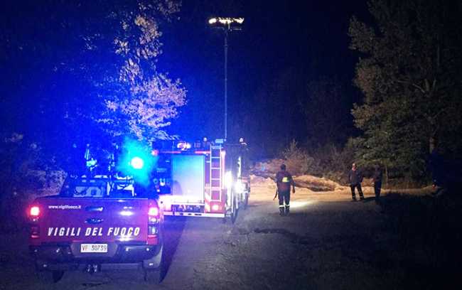 notte due mezzi luce prato