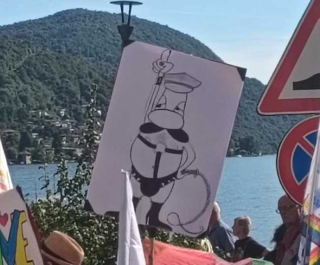 omino baffi