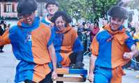 palio asini arrivo arancioni blu