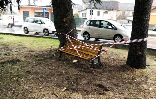 panchina nuova sostituzione trobaso 2020 cimitero