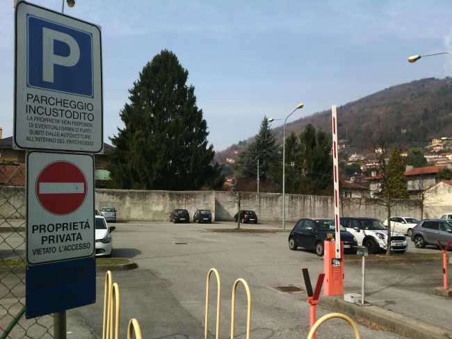 parking acetati