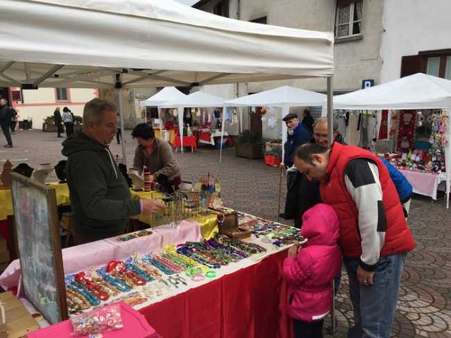 particolare mercatini cesara700