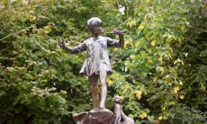peter pan statua