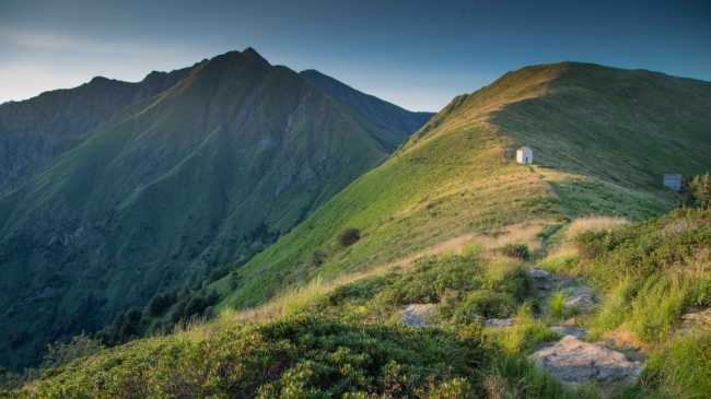 pian cavallone con il rifugio cai ph archivio ente parco nazionale val grande marco tessaro