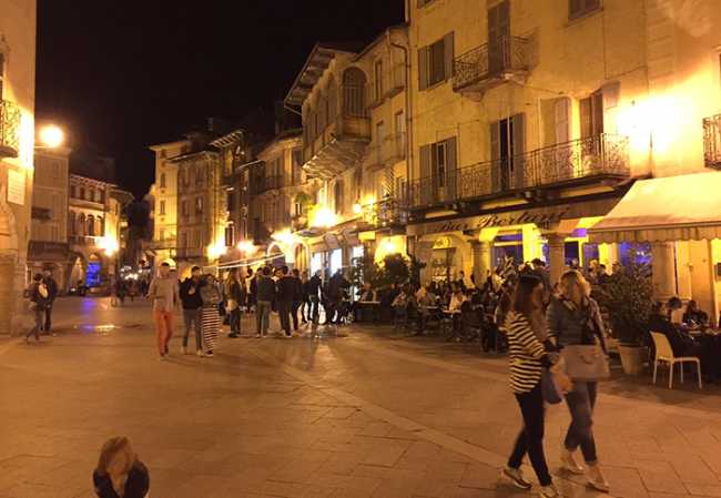 piazzaMercato notte luci