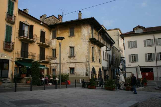 piazza san rocco intra