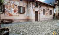 piazzetta affreschi
